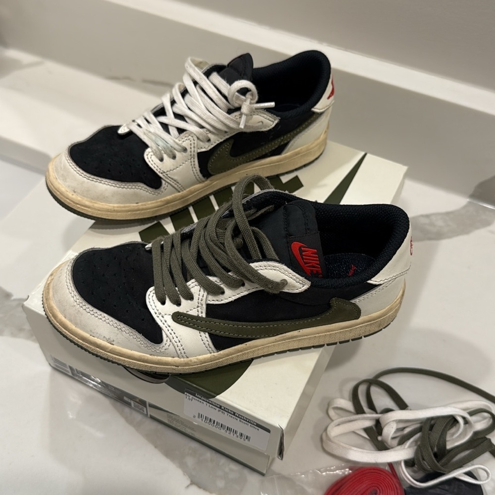 Nike Air Jordan 1 Low- Travis Scott - Olive